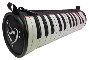 Piórnik tuba czarny w klawiaturę